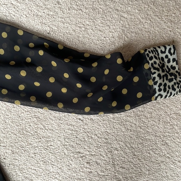 Adorable Inc leopard blouse size s - Picture 3 of 7